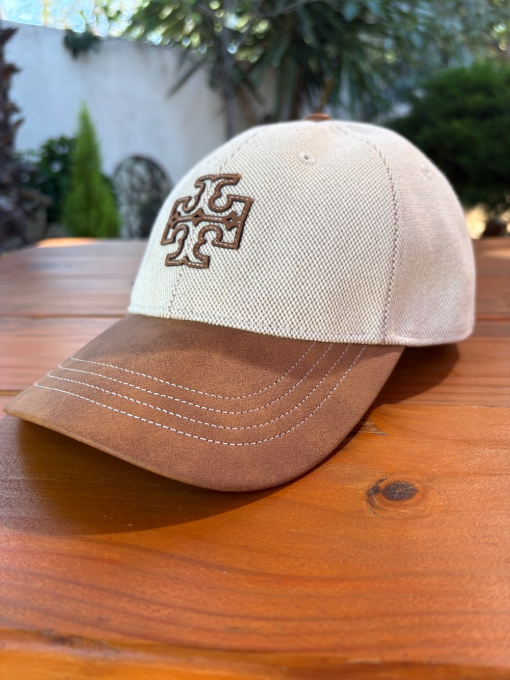 Tory Burch Two-Tone Cap Natural Brown - Picture 2 of 9
